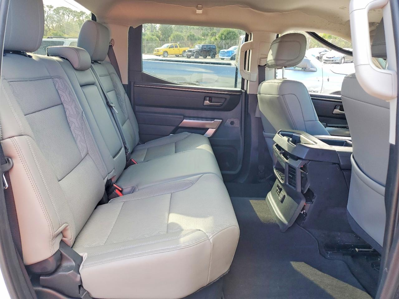 2024 TOYOTA TUNDRA CREWMAX SR photo 28