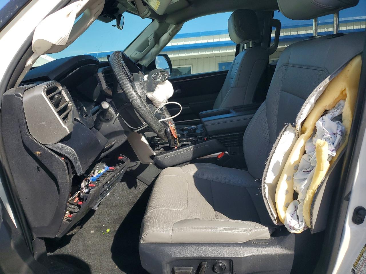 2024 TOYOTA TUNDRA CREWMAX SR photo 19