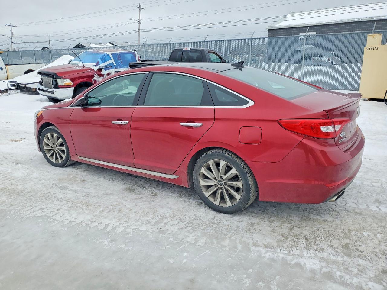 2015 HYUNDAI SONATA SPORT photo 2