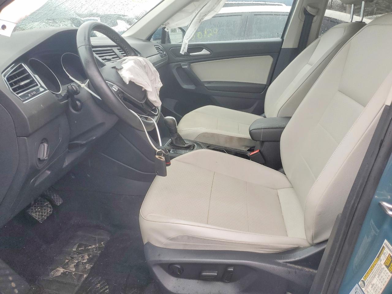 2021 VOLKSWAGEN TIGUAN SE photo 7
