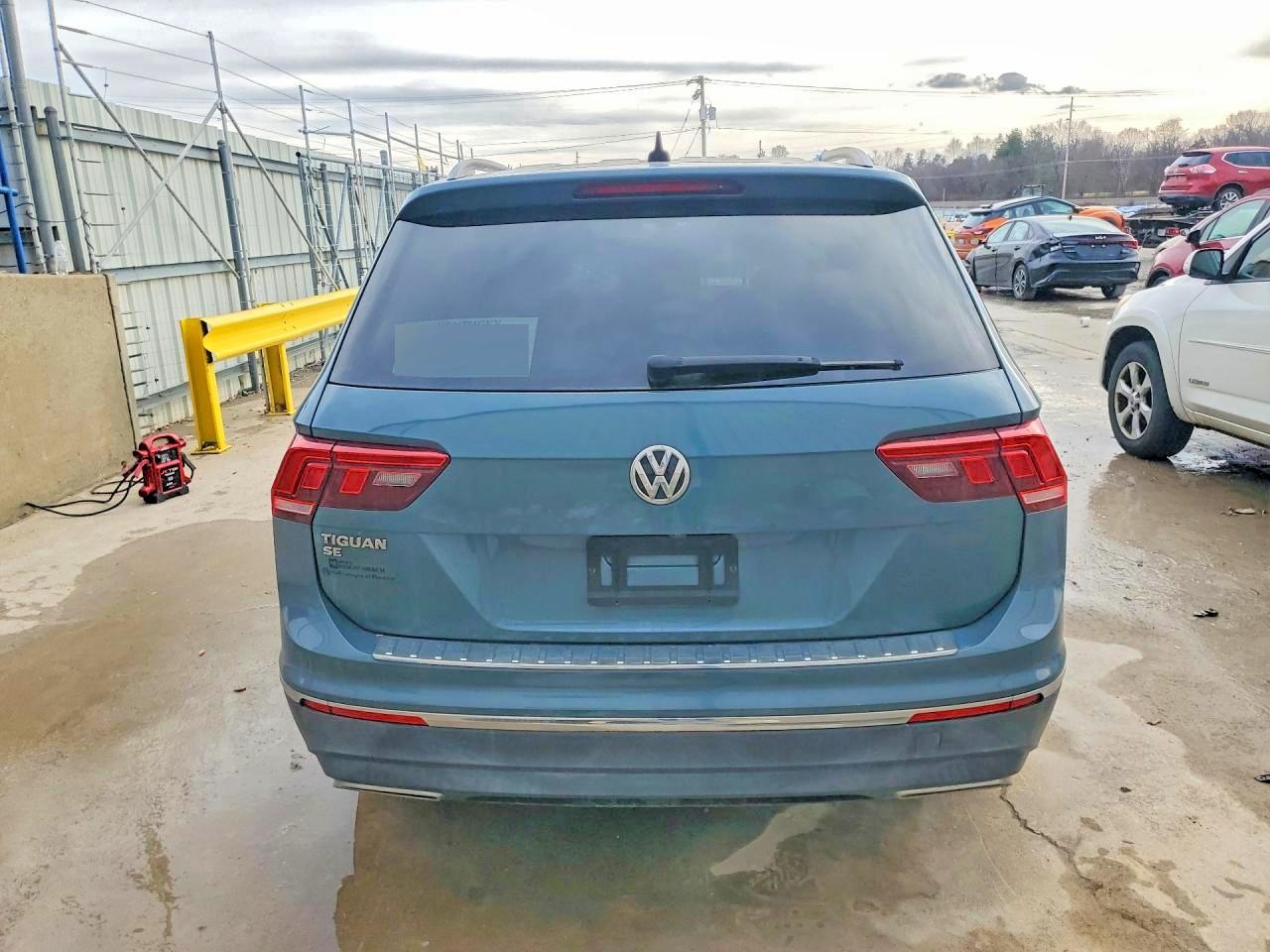 2021 VOLKSWAGEN TIGUAN SE photo 6
