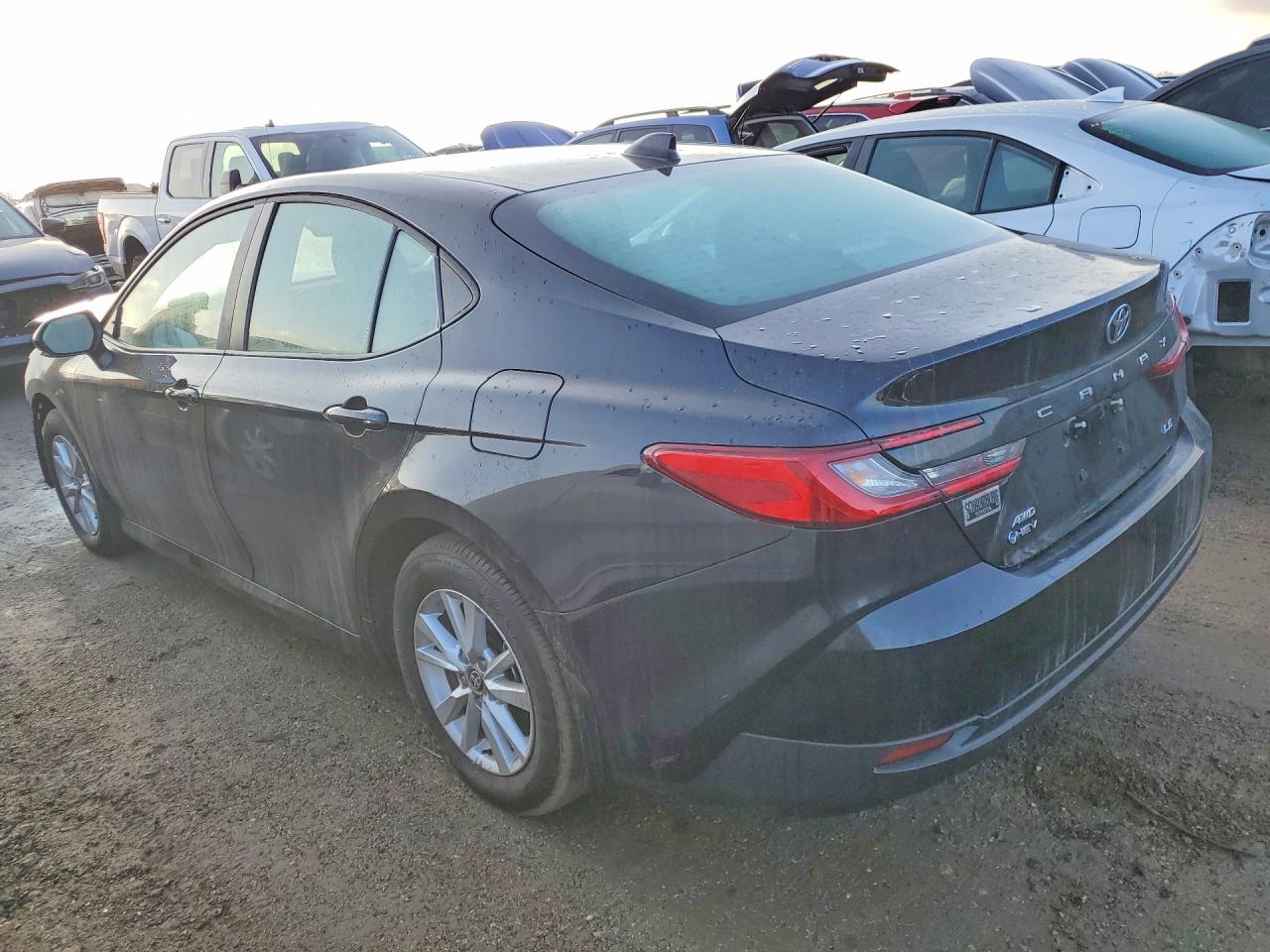 2025 TOYOTA CAMRY photo 4