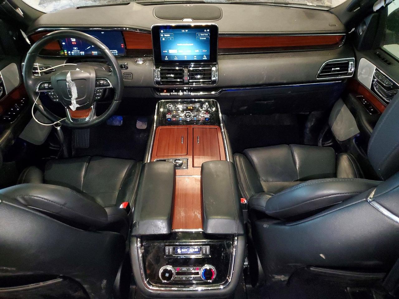 2020 LINCOLN NAVIGATOR L RESERVE photo 15