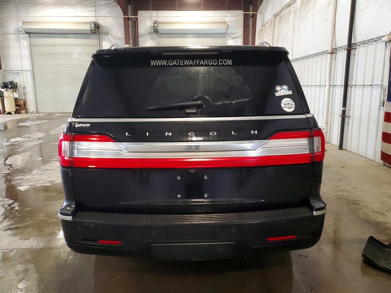2020 LINCOLN NAVIGATOR L RESERVE photo 11