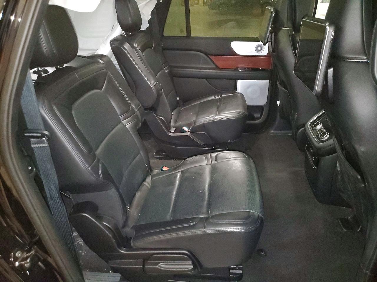 2020 LINCOLN NAVIGATOR L RESERVE photo 21