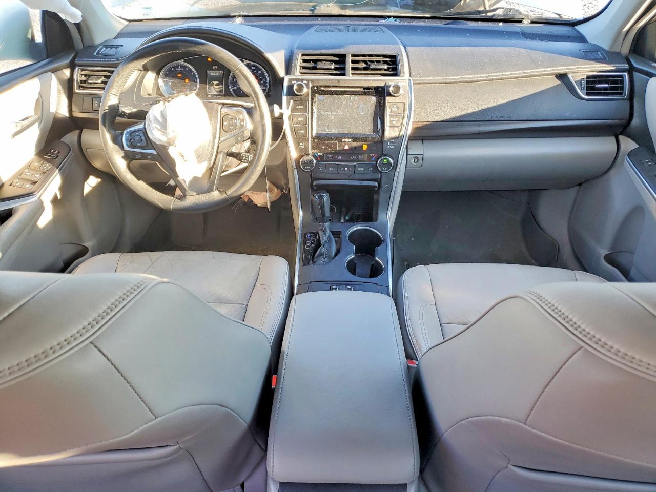 2017 TOYOTA CAMRY XLE photo 8