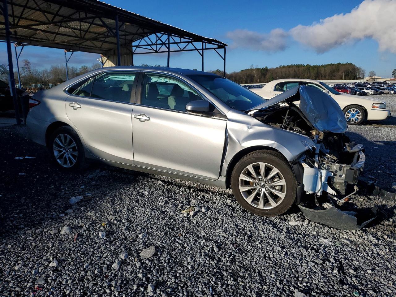 2017 TOYOTA CAMRY XLE photo 4