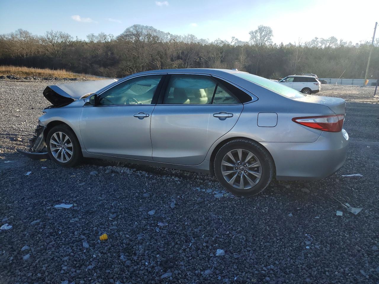 2017 TOYOTA CAMRY XLE photo 2