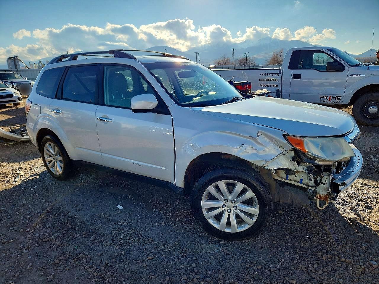 2013 SUBARU FORESTER LIMITED photo 4