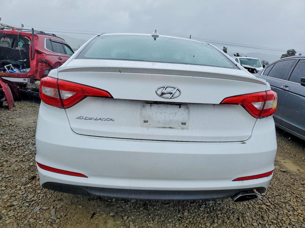 2015 HYUNDAI SONATA SE photo 11