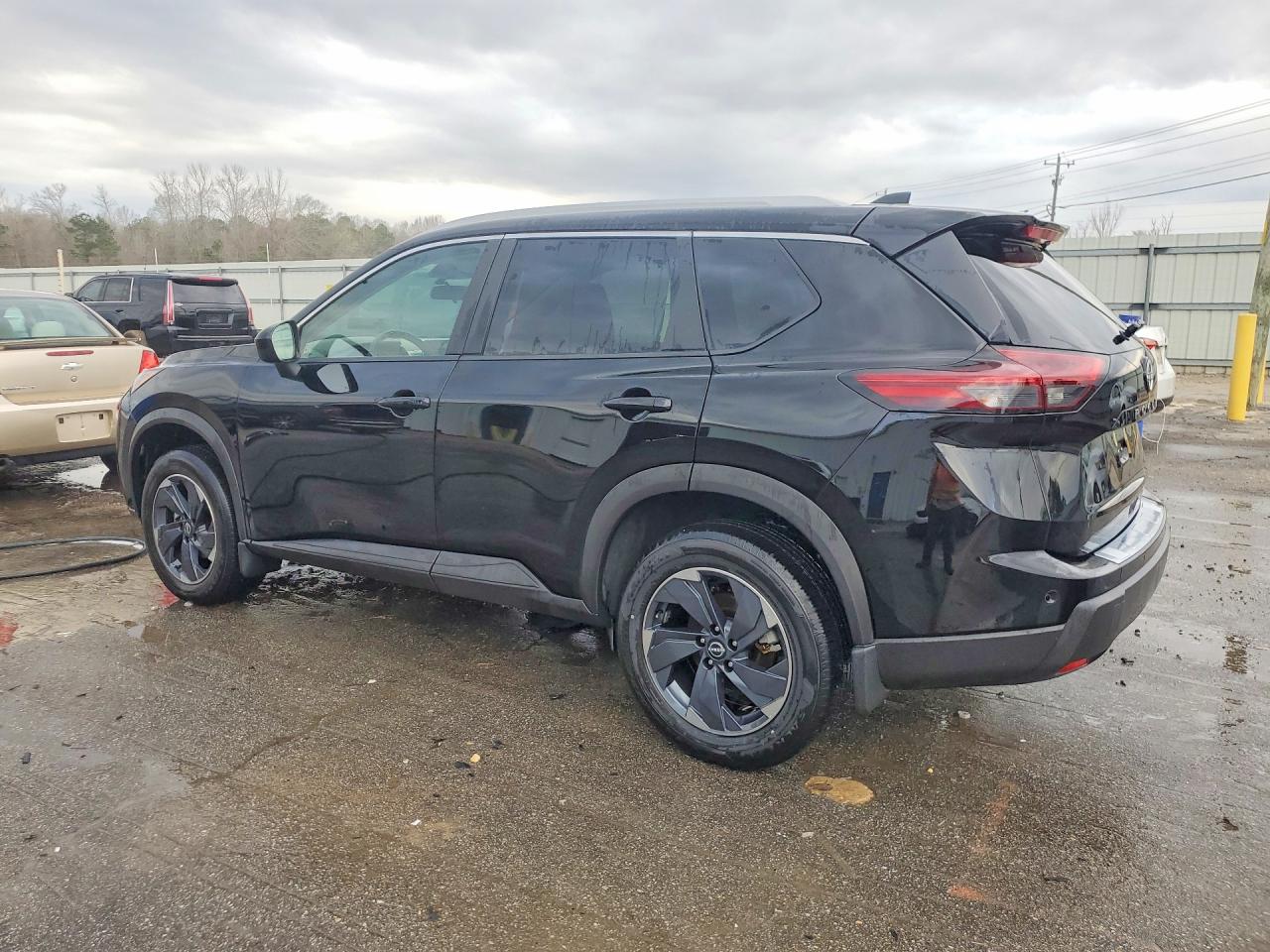 2025 NISSAN ROGUE SV photo 4