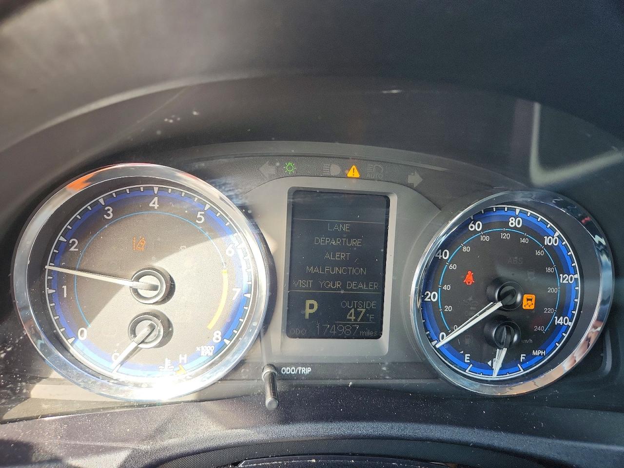 2018 TOYOTA COROLLA LE photo 17