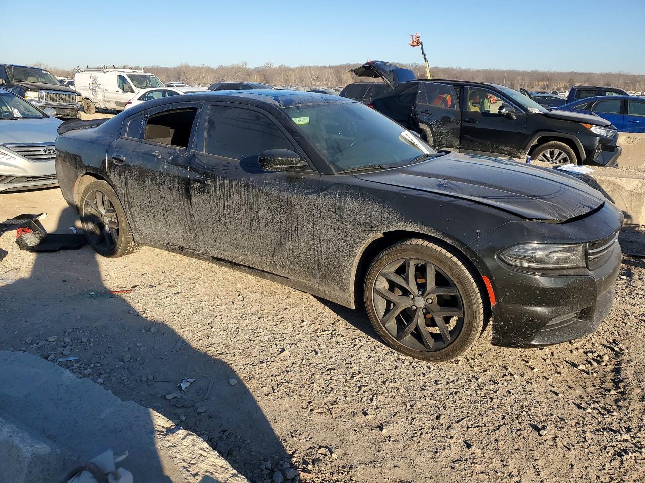 2016 DODGE CHARGER SE photo 4
