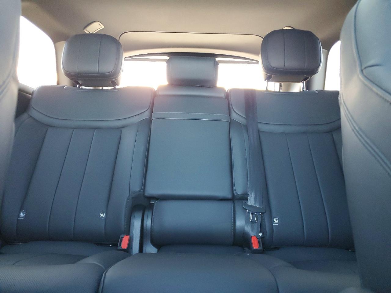 2025 LAND ROVER RANGE ROVER SE photo 10