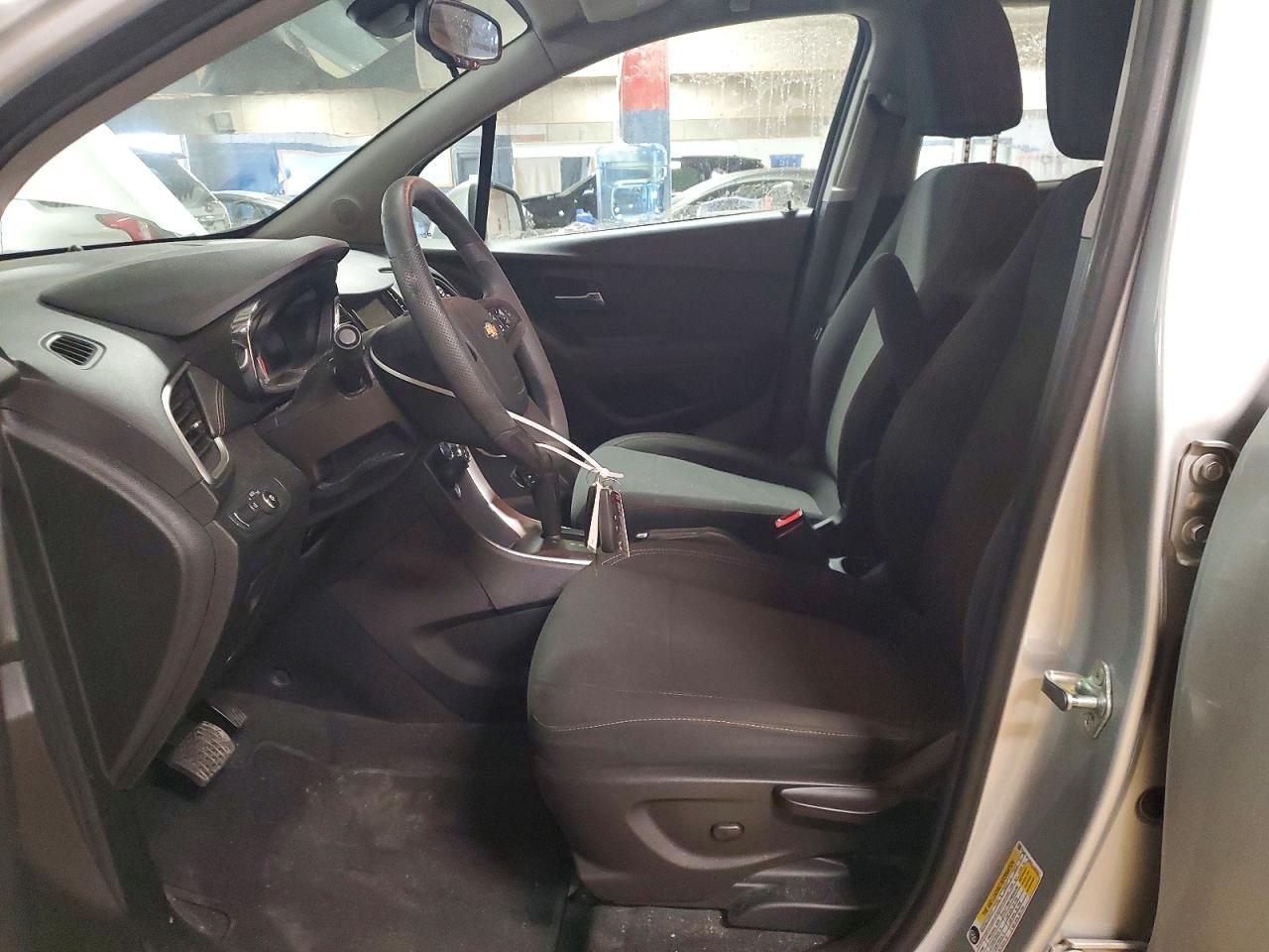 2020 CHEVROLET TRAX LS photo 7
