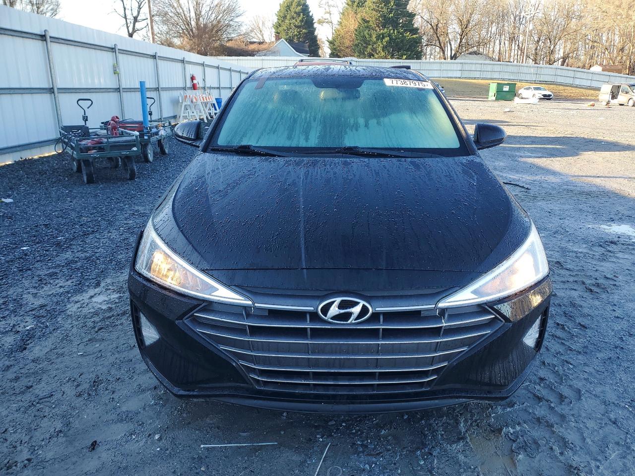 2019 HYUNDAI ELANTRA SE photo 9