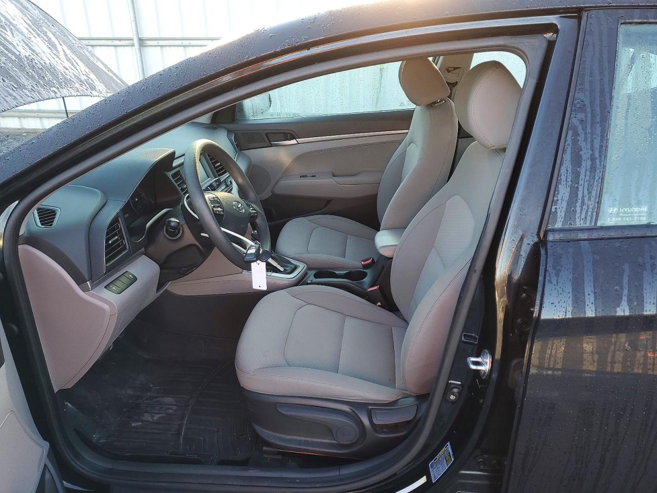 2019 HYUNDAI ELANTRA SE photo 13