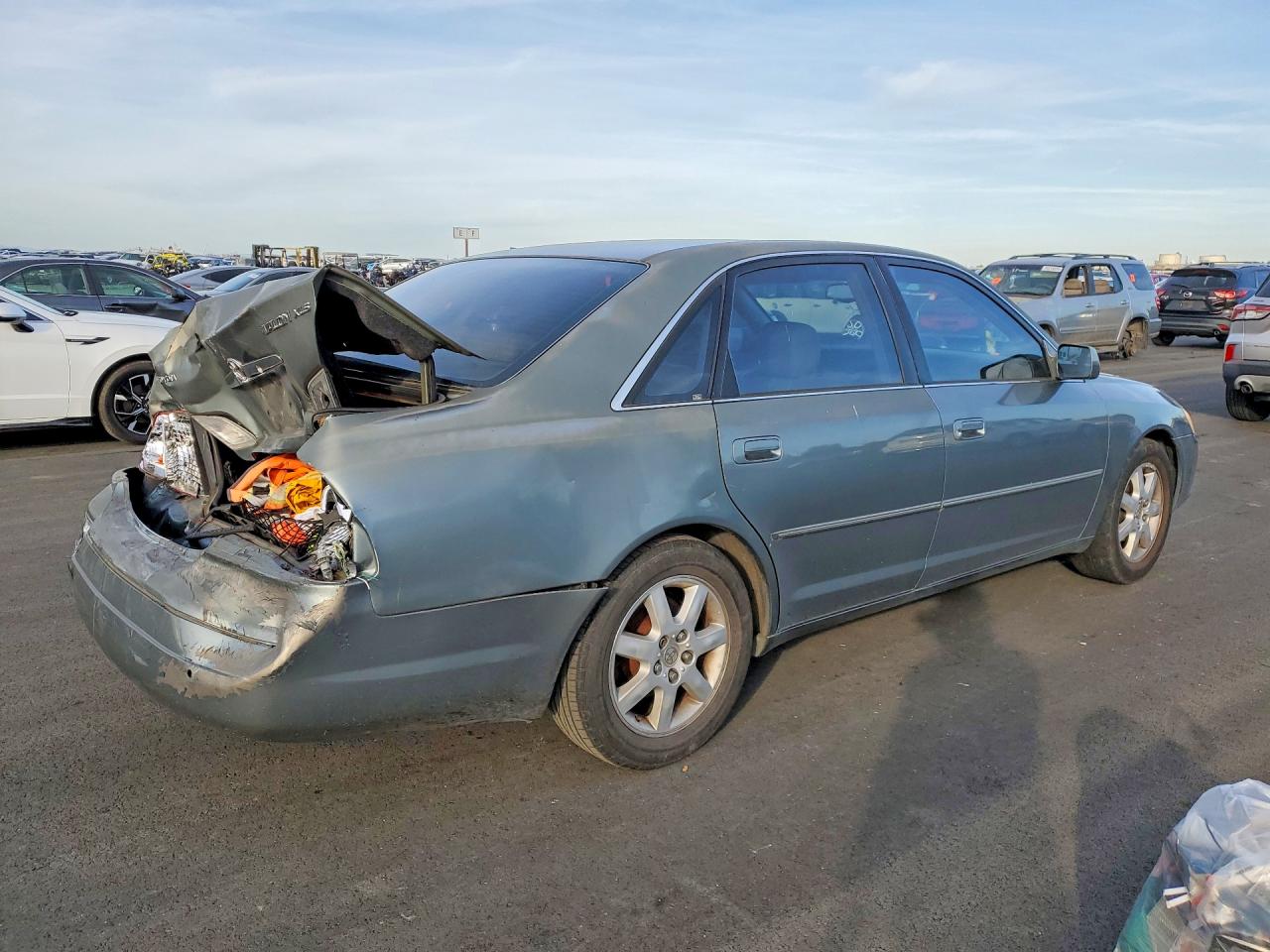 2000 TOYOTA AVALON XL photo 7
