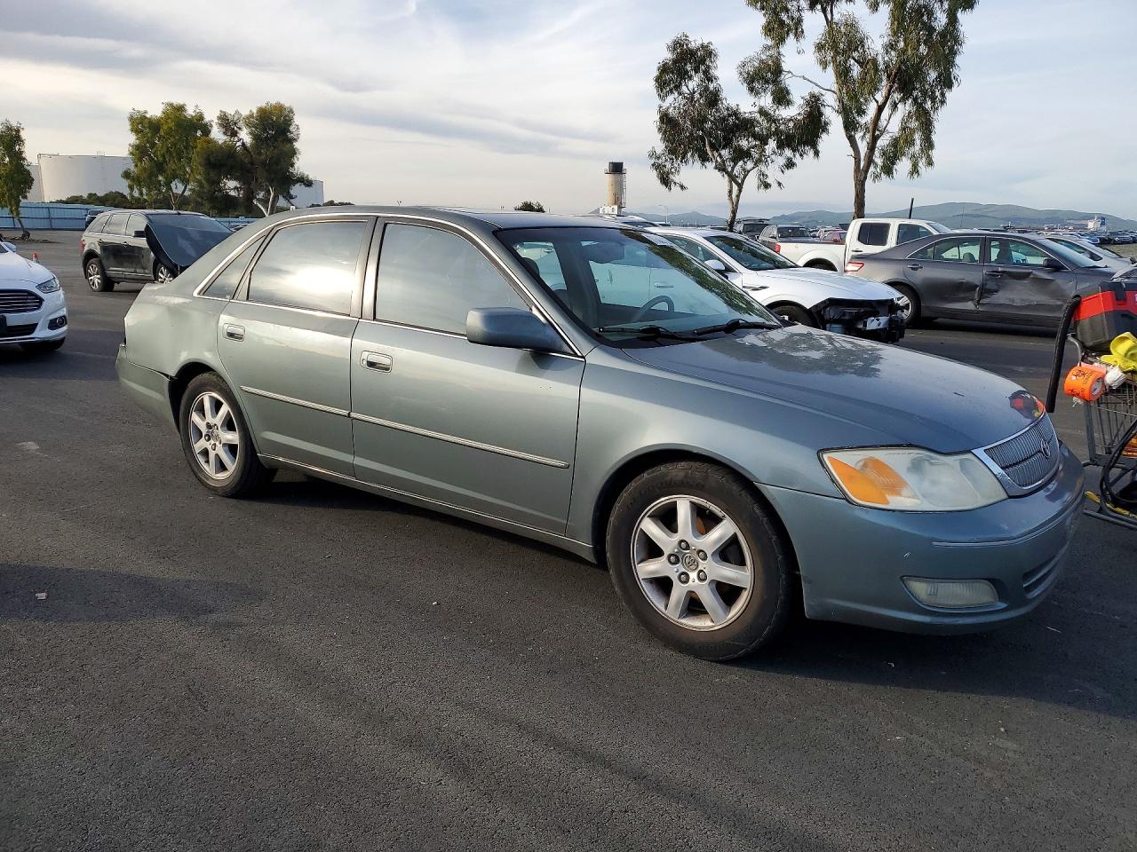 2000 TOYOTA AVALON XL photo 10