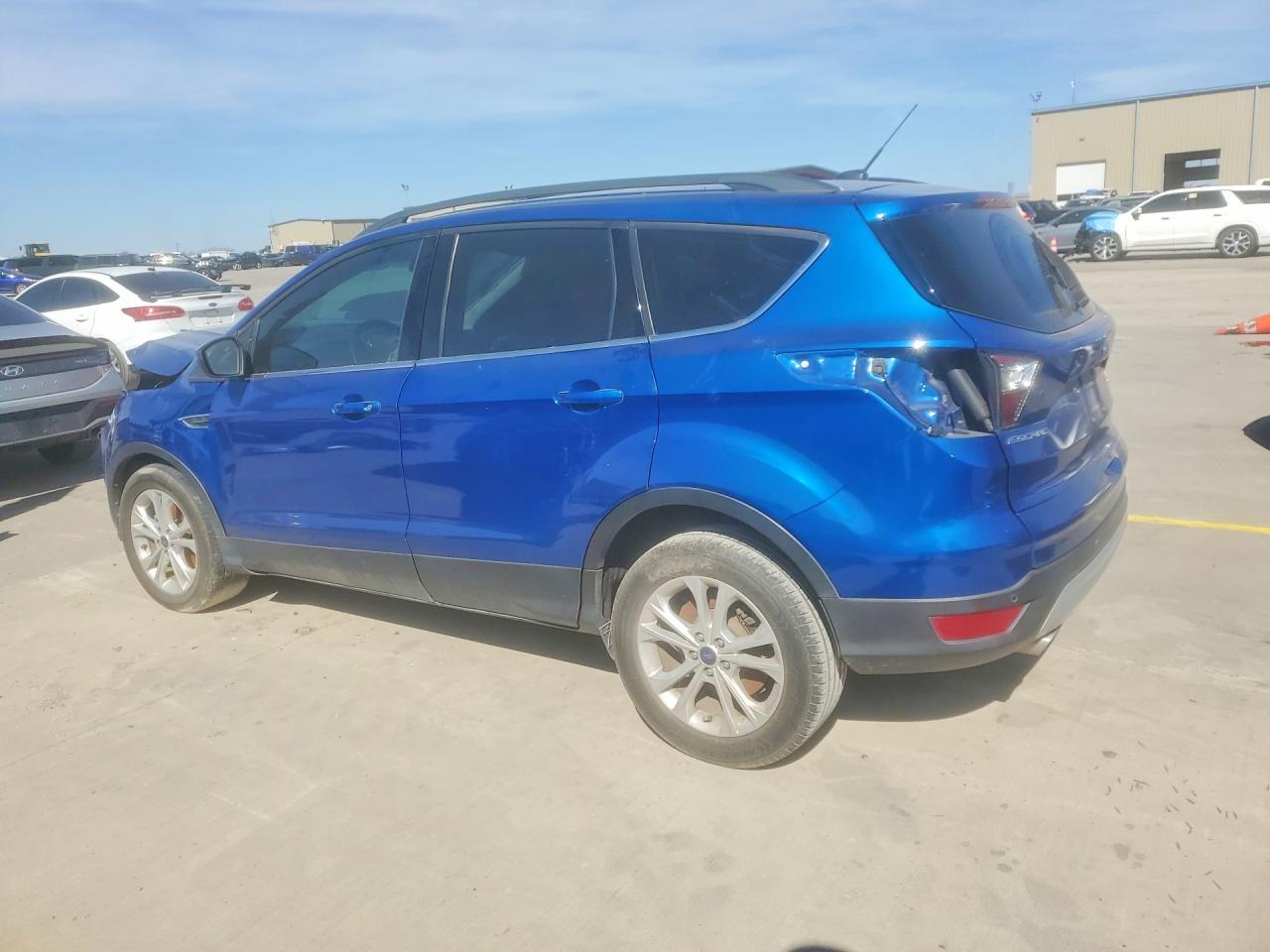 2017 FORD ESCAPE SE photo 2