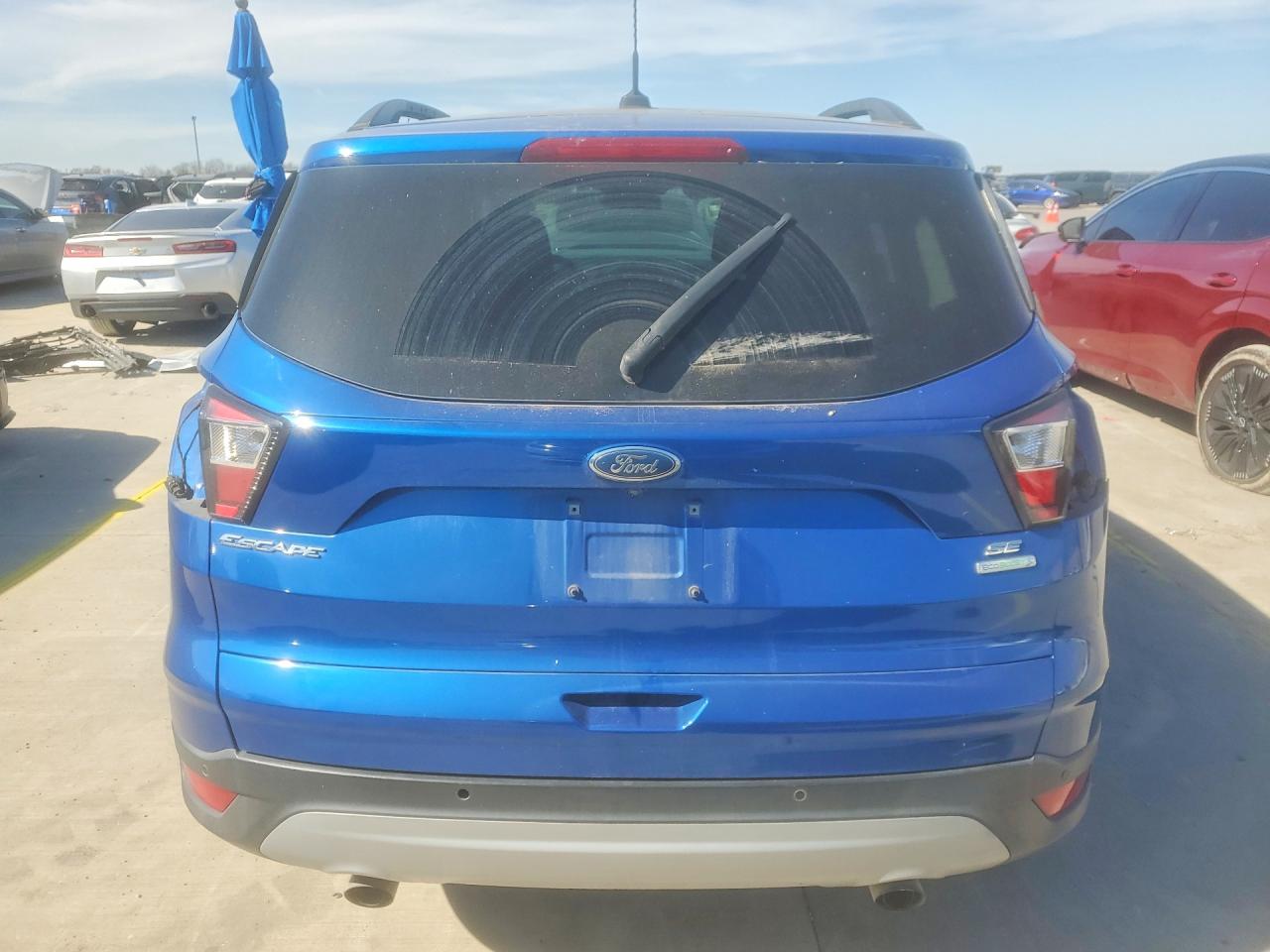 2017 FORD ESCAPE SE photo 6