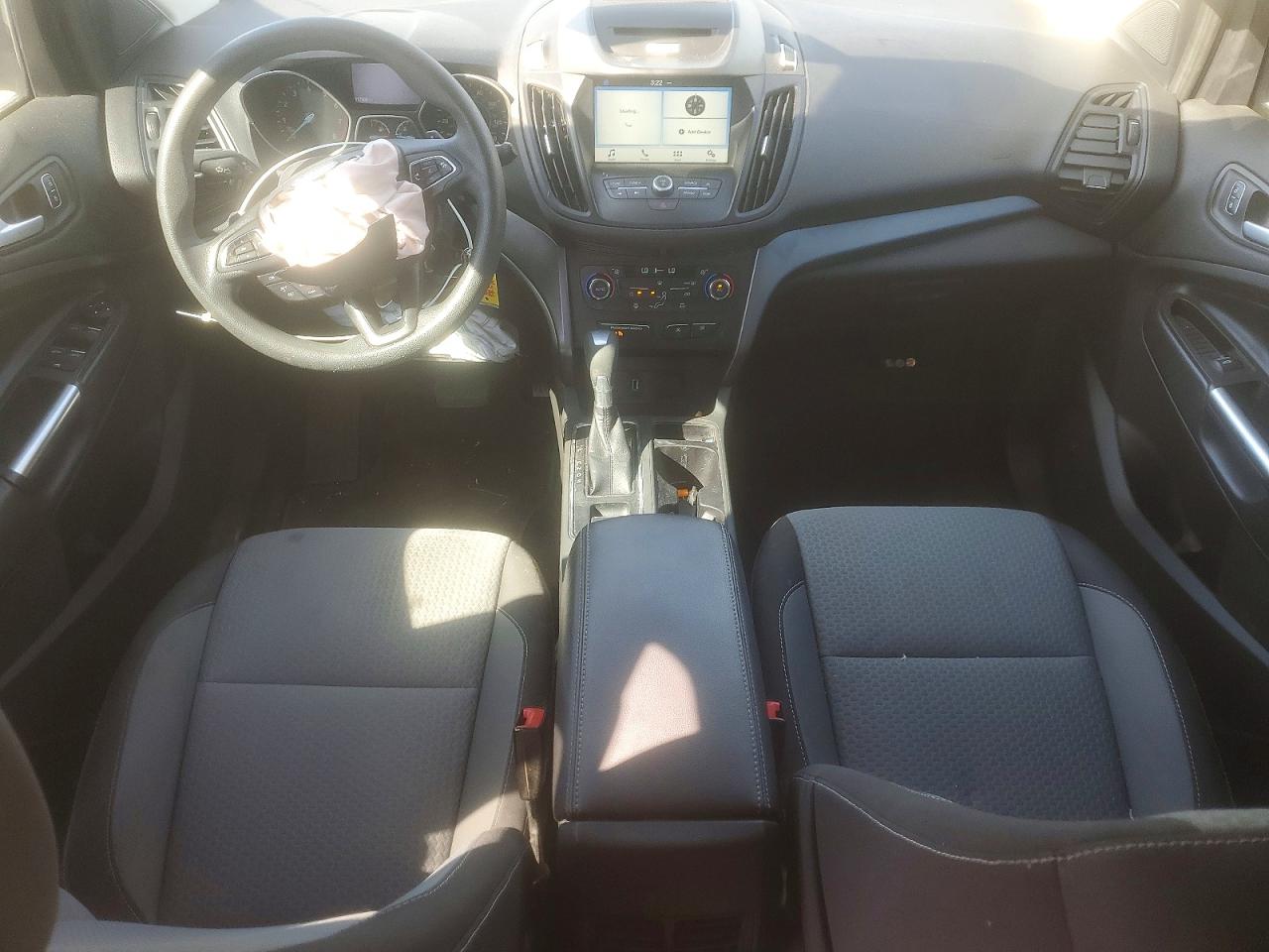 2017 FORD ESCAPE SE photo 8