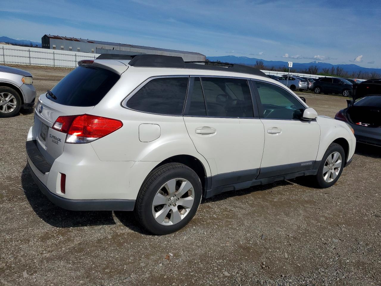 2011 SUBARU OUTBACK 2.5I PREMIUM photo 5