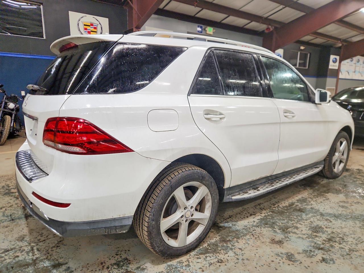 2016 MERCEDES-BENZ GLE 300D 4MATIC photo 3