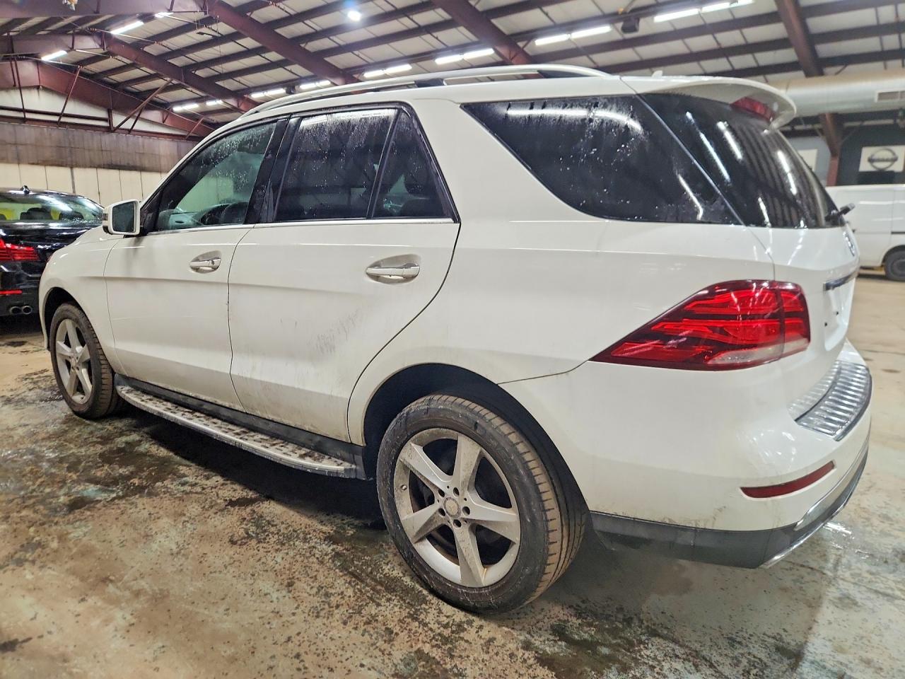 2016 MERCEDES-BENZ GLE 300D 4MATIC photo 2