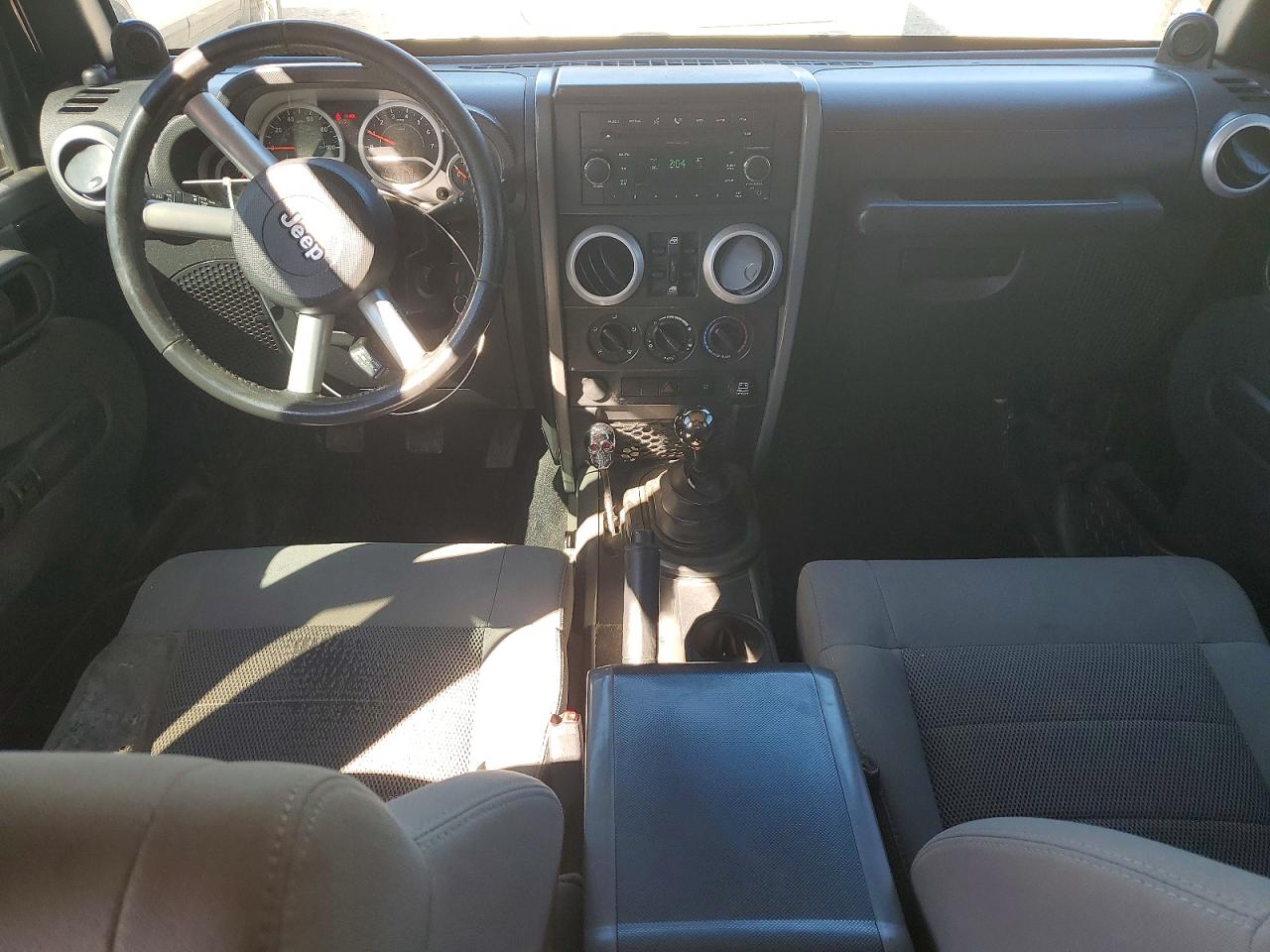 2009 JEEP WRANGLER UNLIMITED SAHARA photo 8