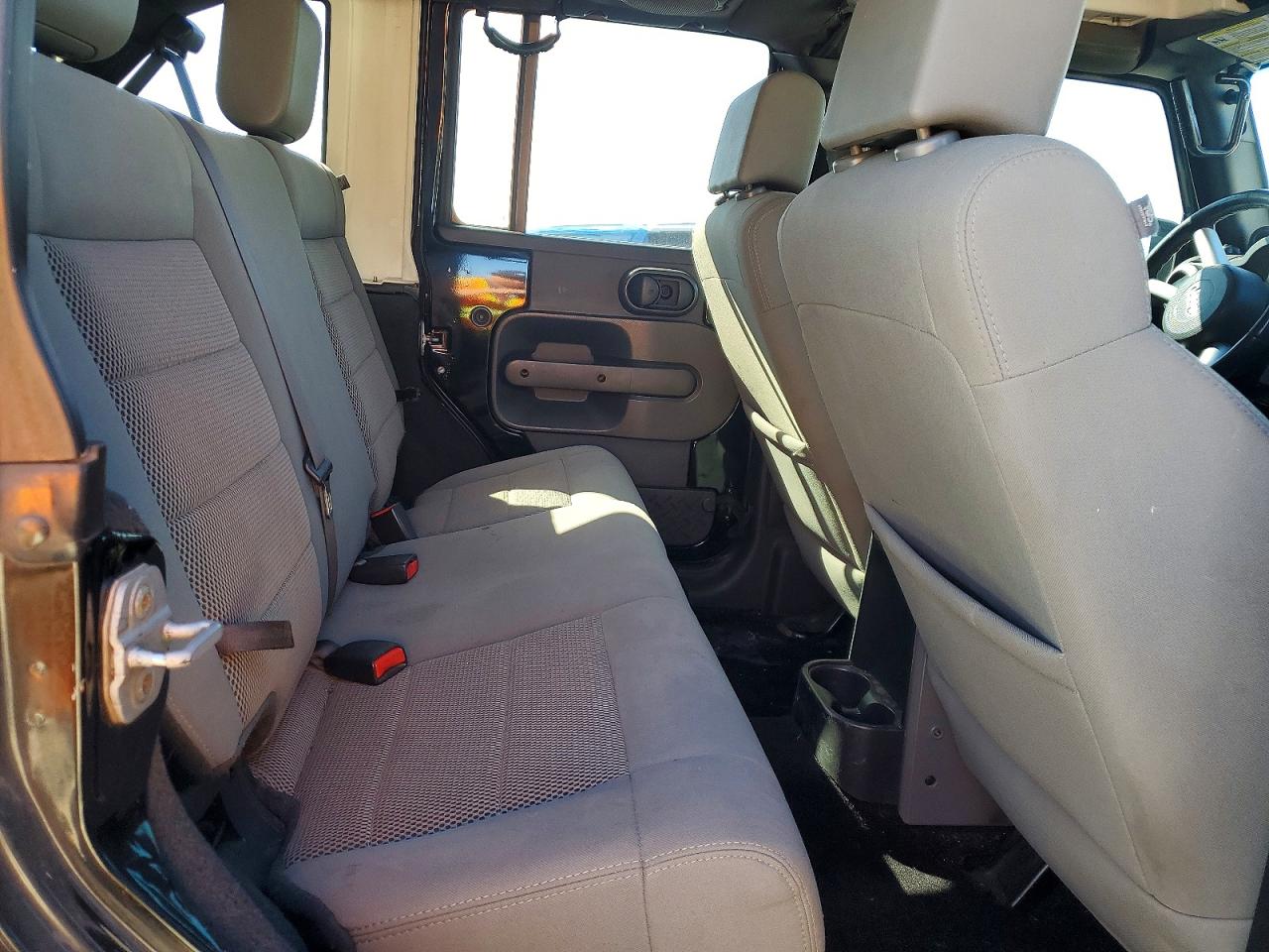 2009 JEEP WRANGLER UNLIMITED SAHARA photo 10