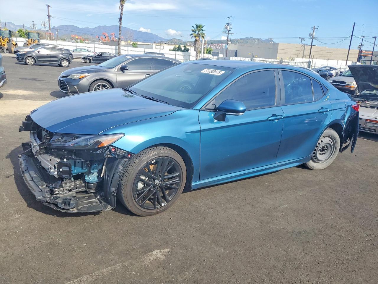 2025 TOYOTA CAMRY