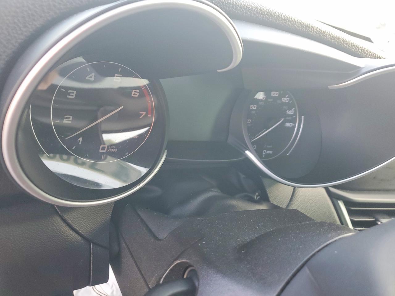 2019 ALFA ROMEO GIULIA photo 17