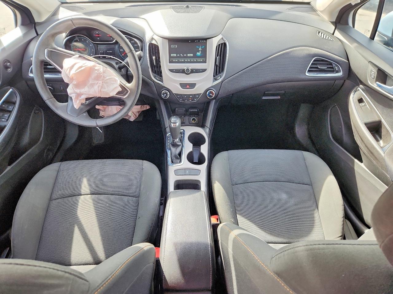 2017 CHEVROLET CRUZE LS photo 15