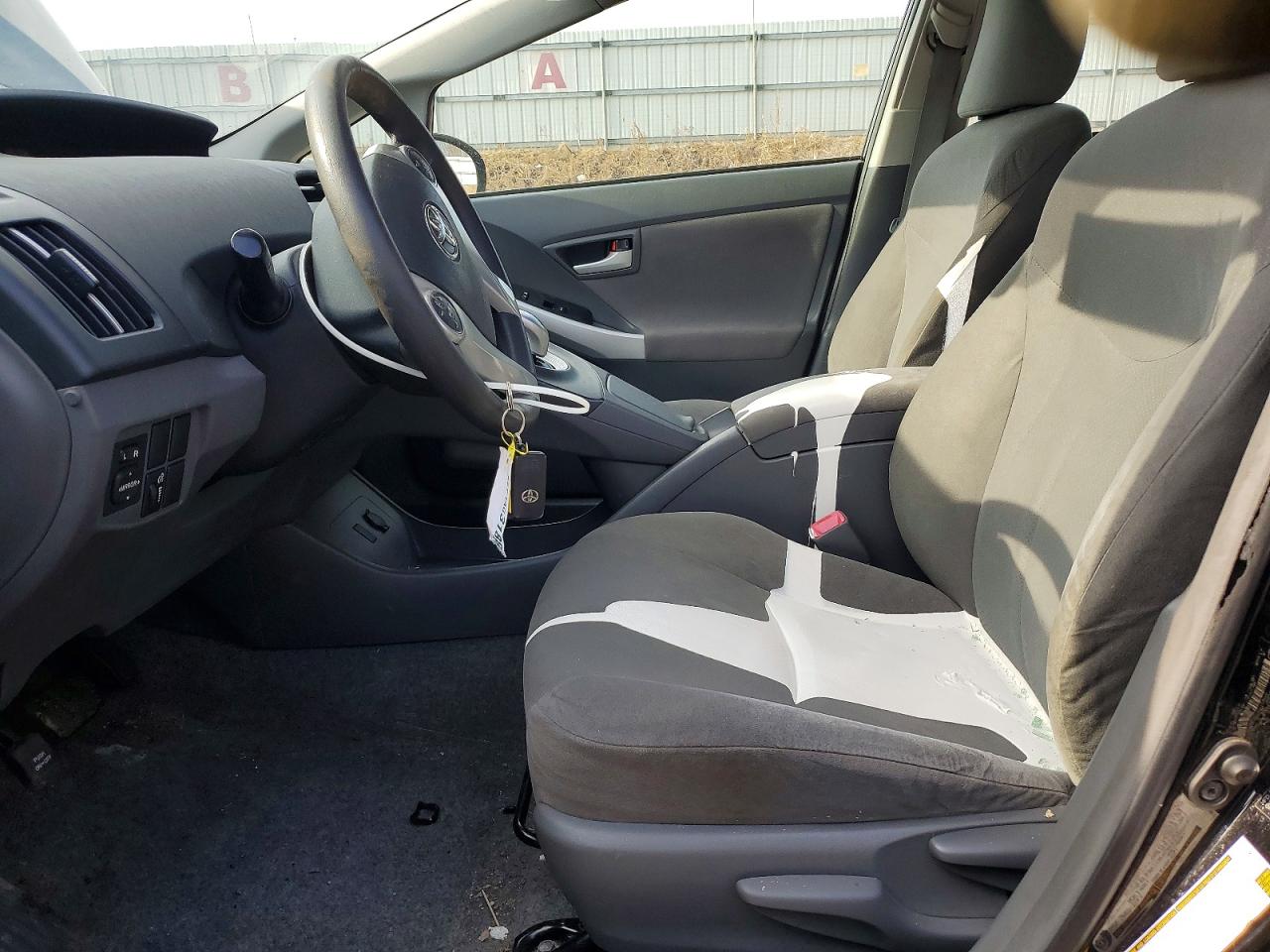 2011 TOYOTA PRIUS photo 13