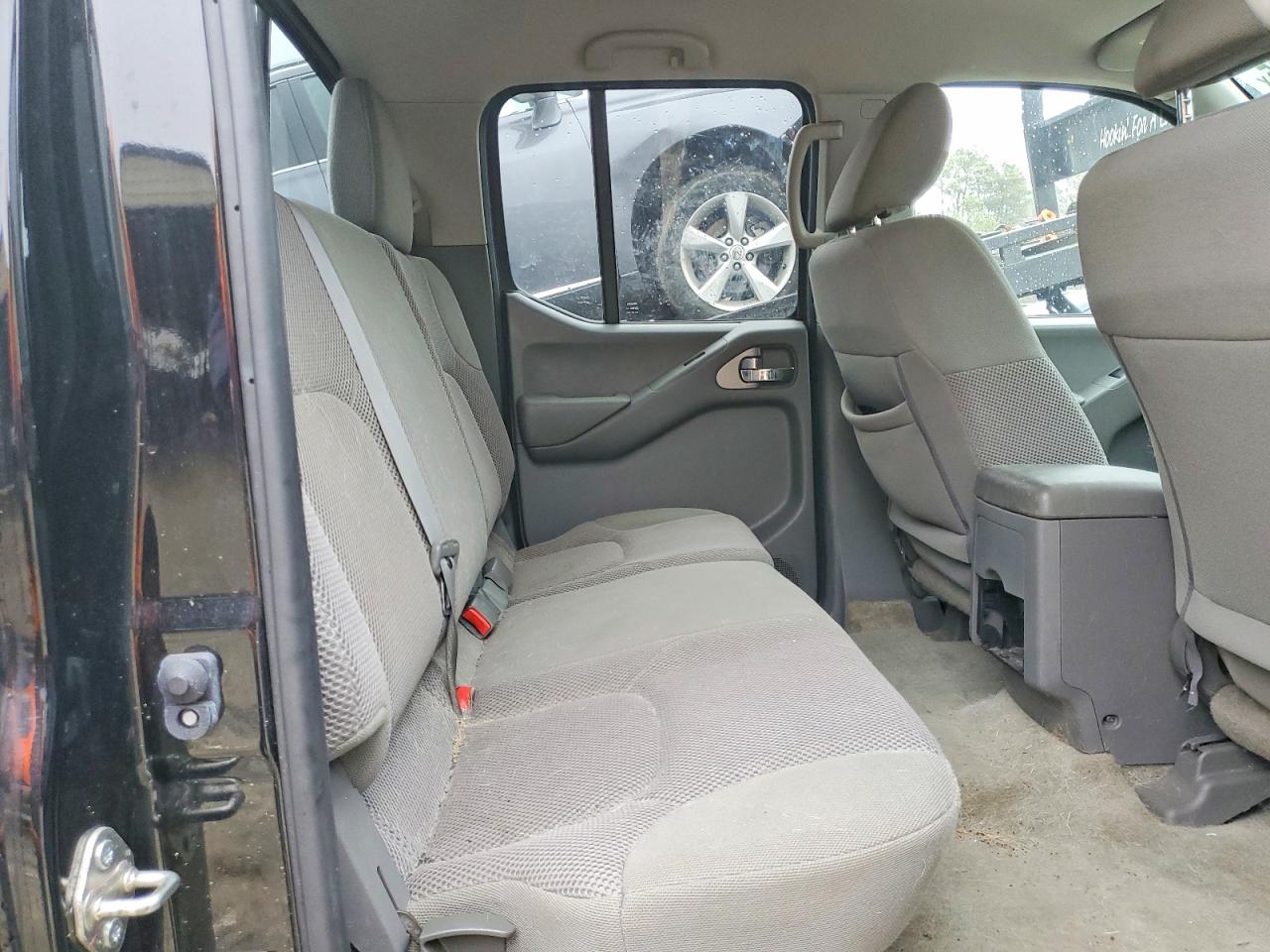 2018 NISSAN FRONTIER SV photo 10