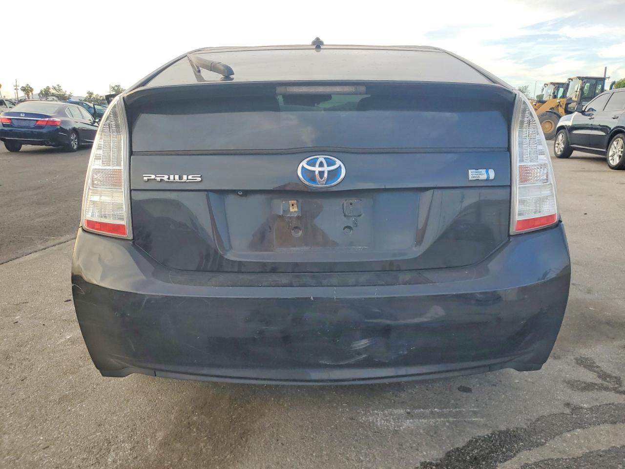 2011 TOYOTA PRIUS photo 11