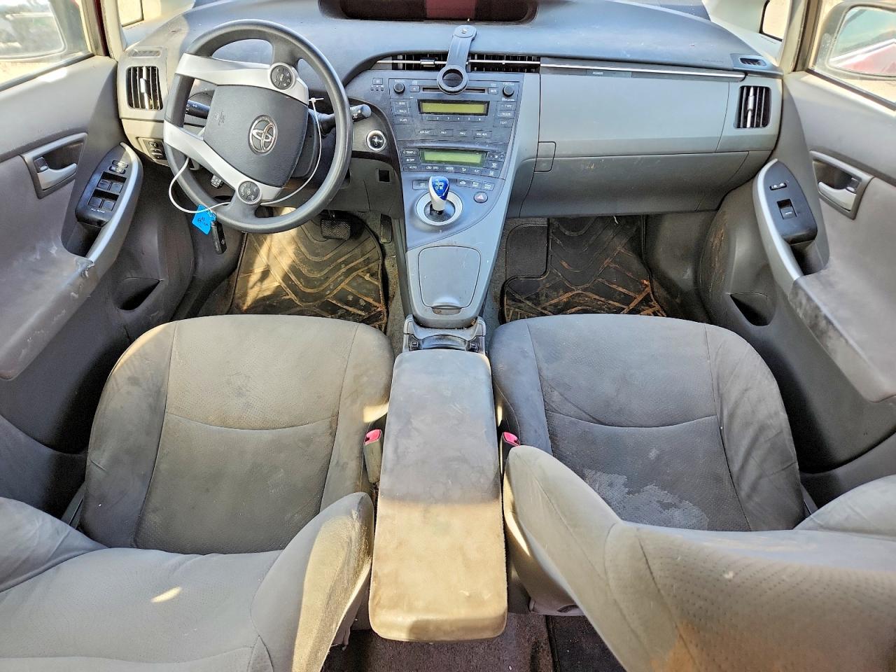 2011 TOYOTA PRIUS photo 8