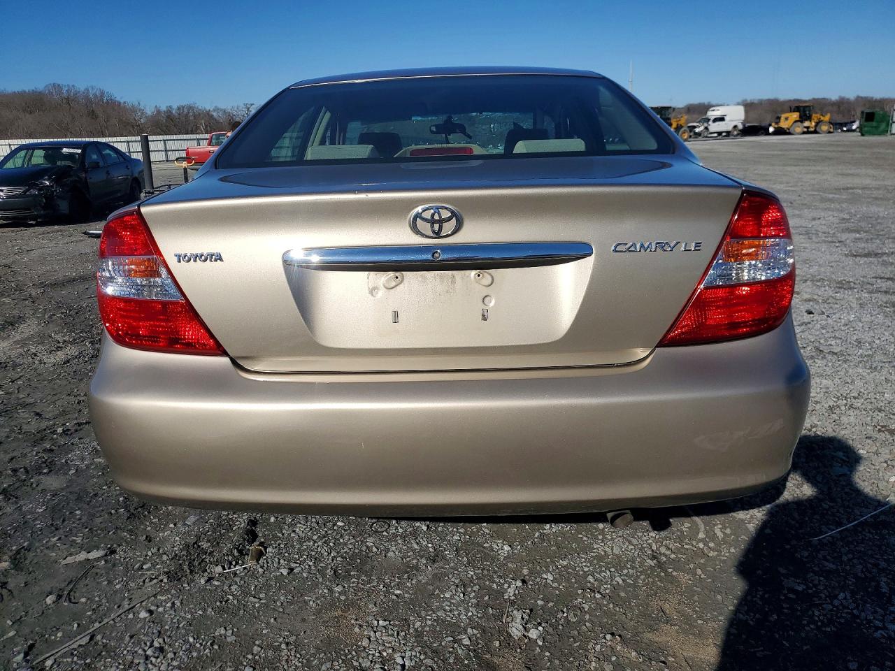 2003 TOYOTA CAMRY LE photo 11