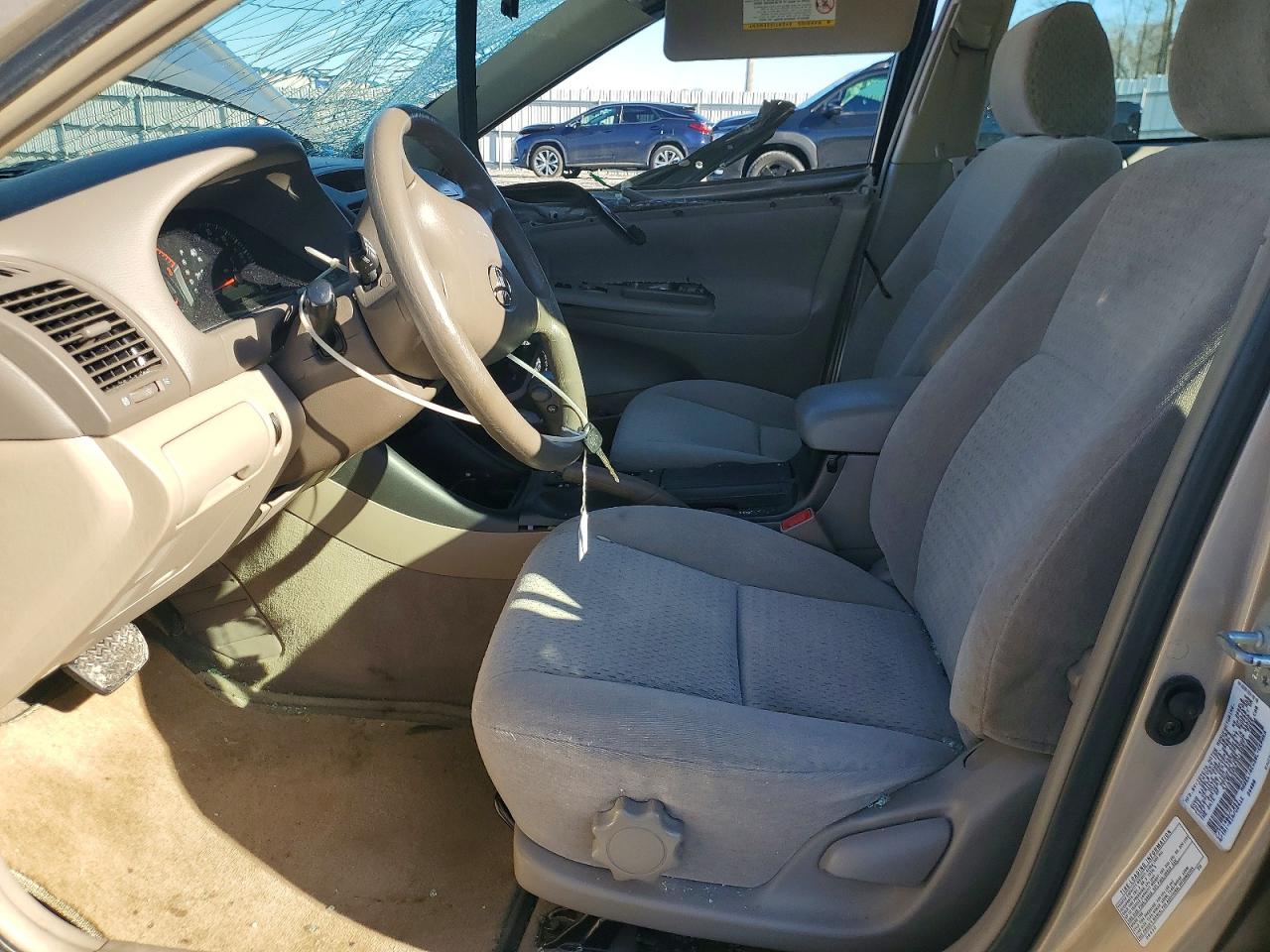 2003 TOYOTA CAMRY LE photo 13
