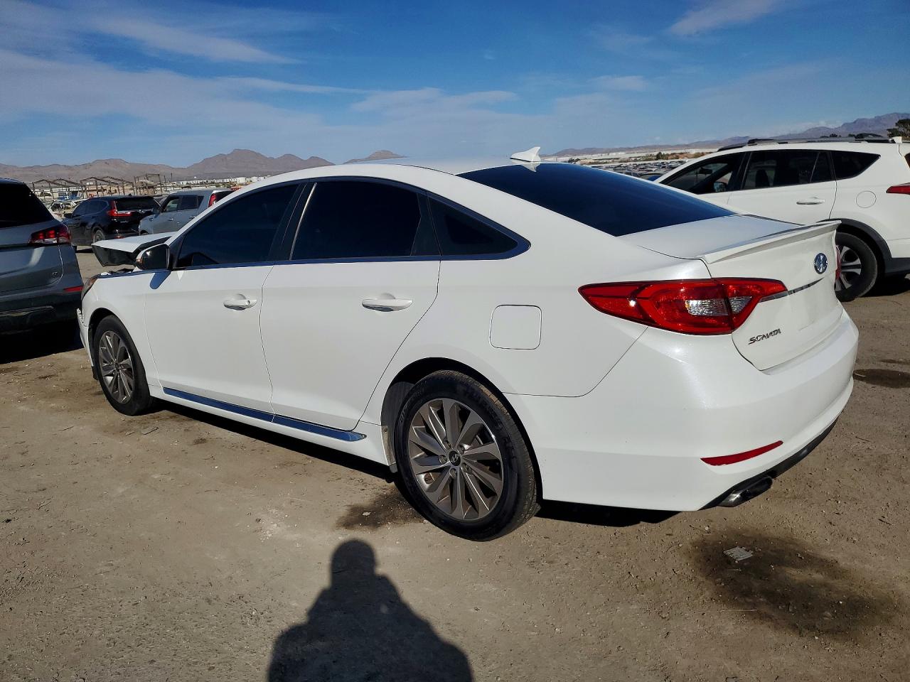 2015 HYUNDAI SONATA SPORT photo 2