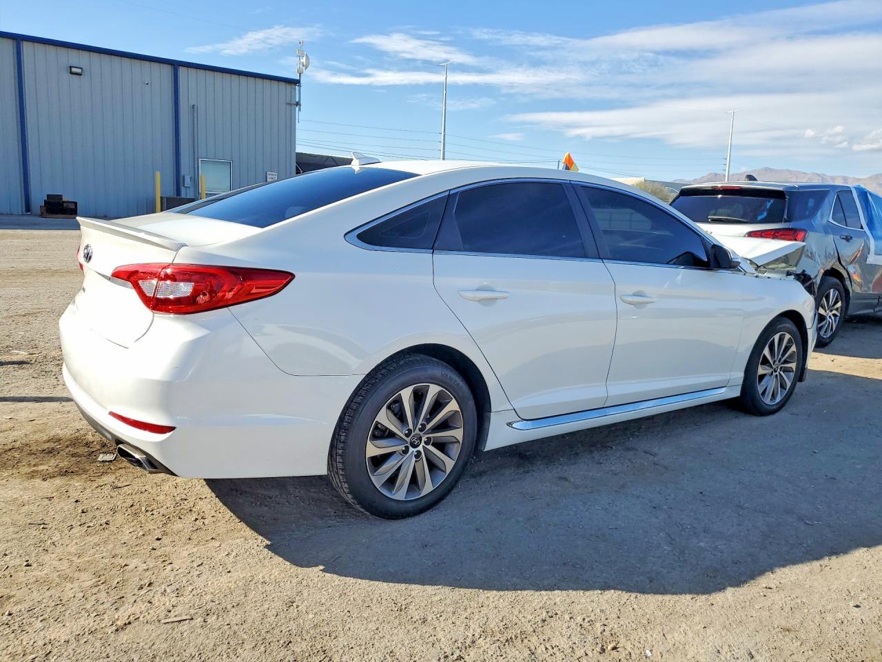 2015 HYUNDAI SONATA SPORT photo 3