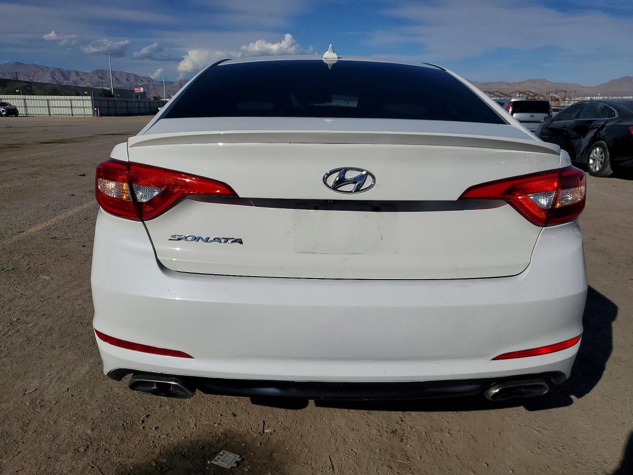 2015 HYUNDAI SONATA SPORT photo 6