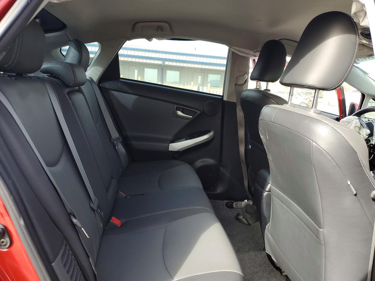 2015 TOYOTA PRIUS FIVE photo 10