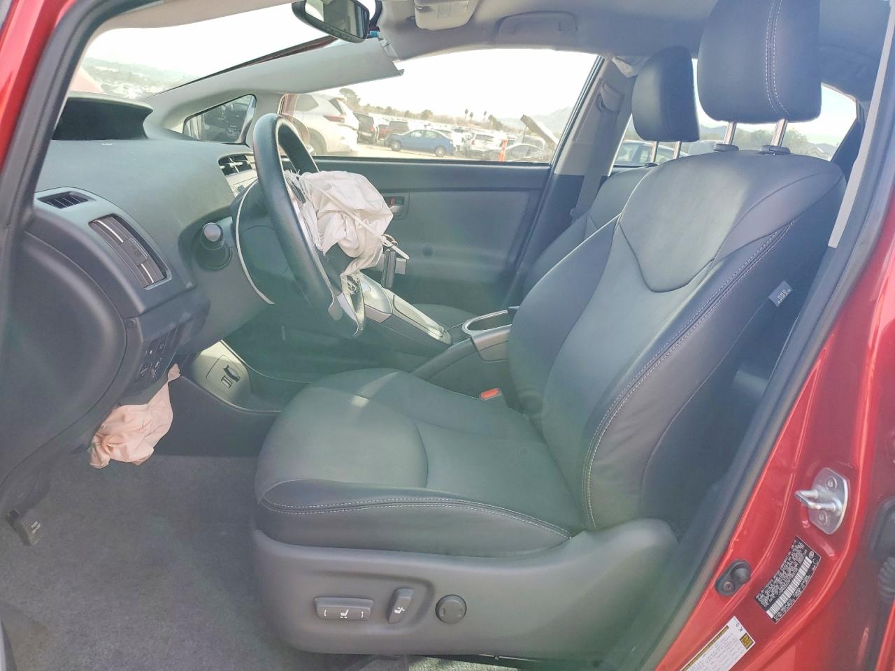 2015 TOYOTA PRIUS FIVE photo 7