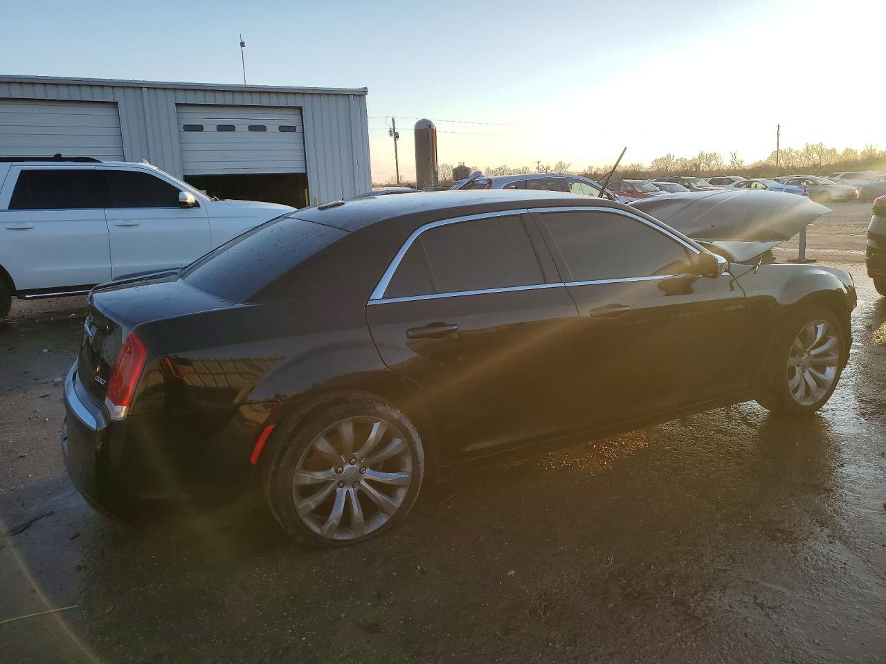 2019 CHRYSLER 300 TOURING photo 3