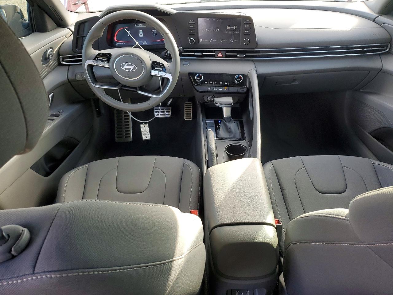 2025 HYUNDAI ELANTRA SEL SPORT photo 22