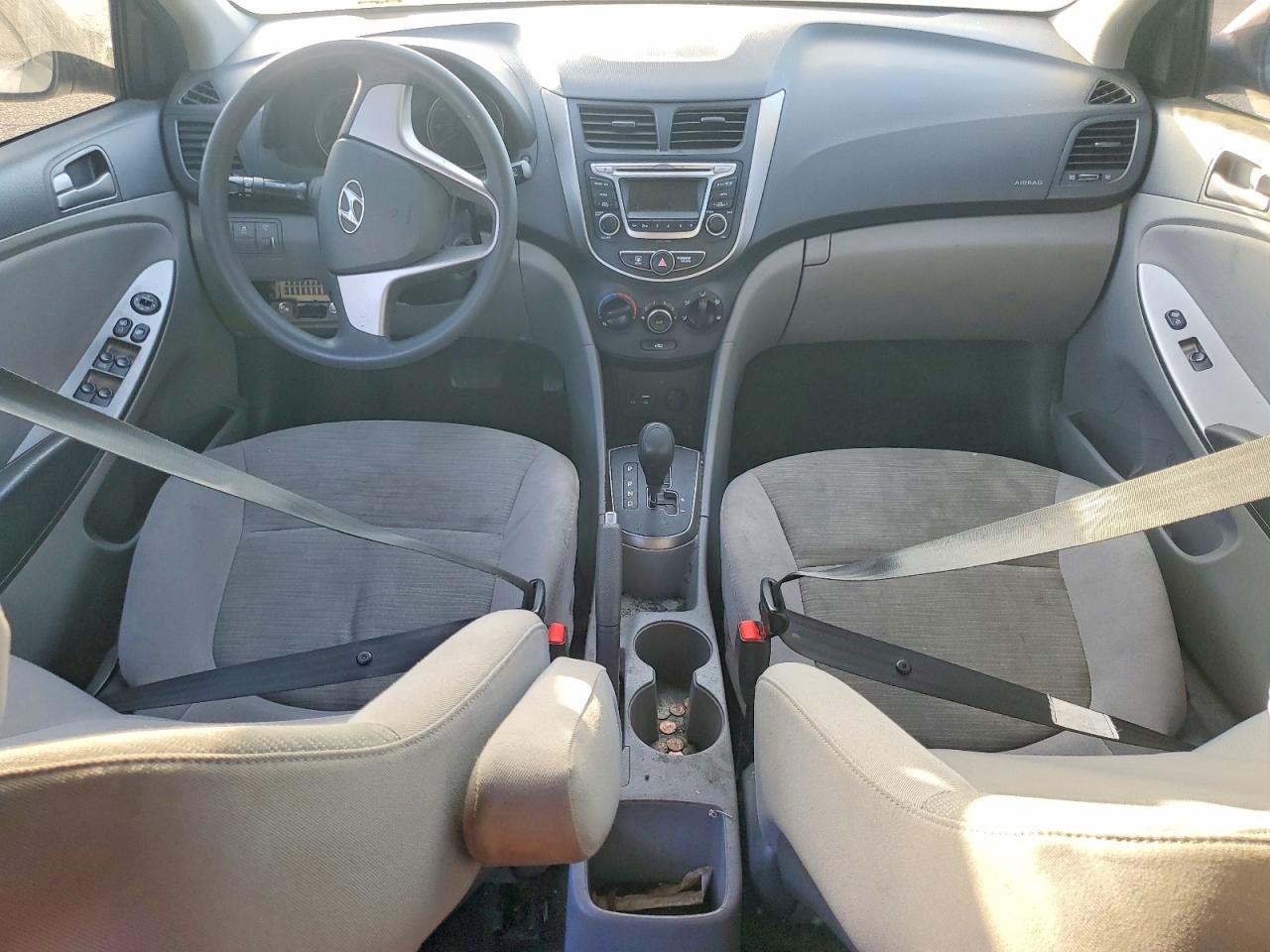 2017 HYUNDAI ACCENT SE photo 29