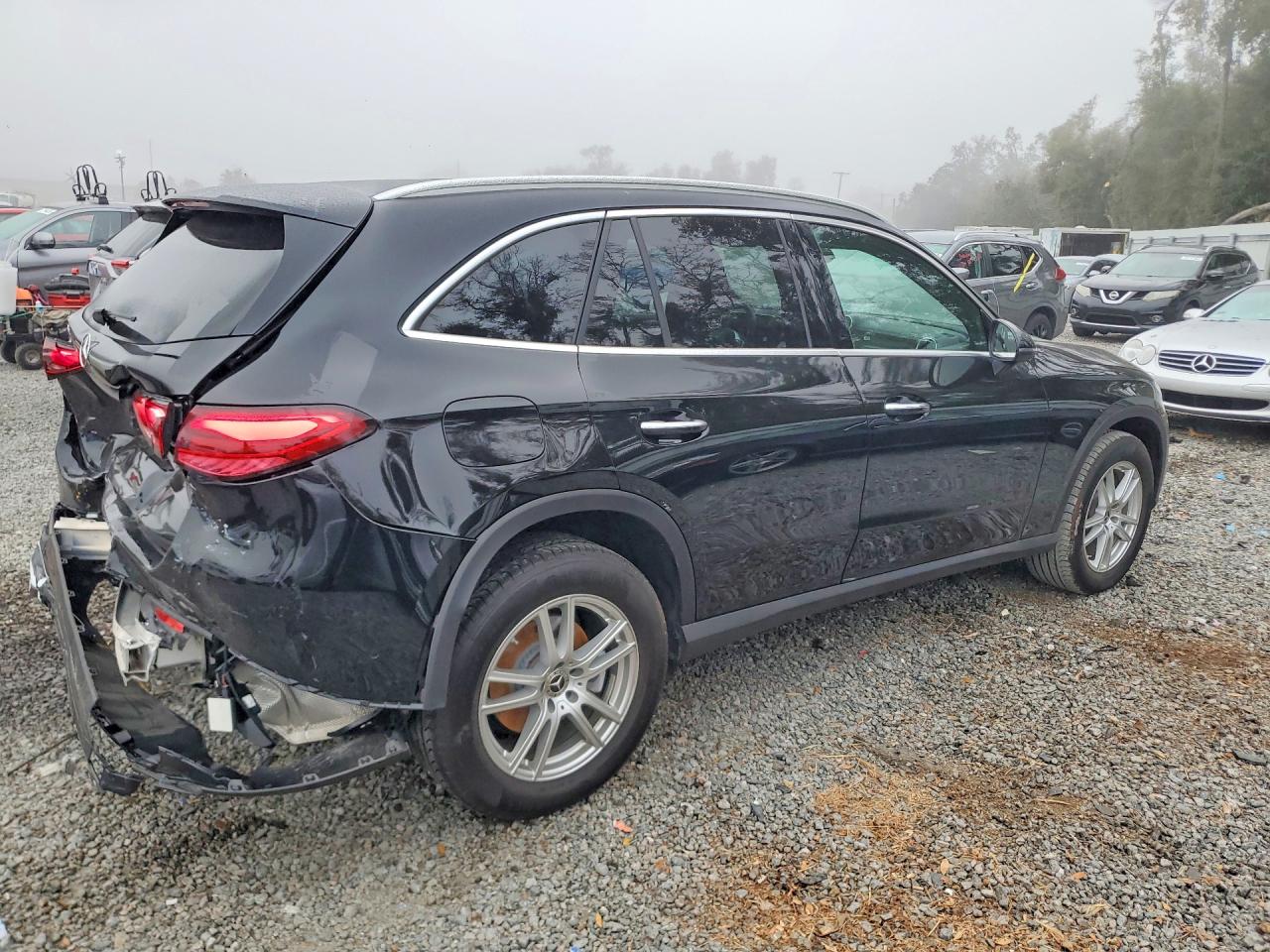 2025 MERCEDES-BENZ GLC 300 photo 3