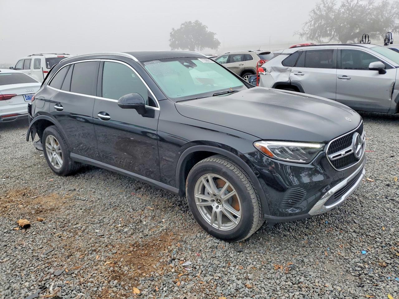 2025 MERCEDES-BENZ GLC 300 photo 4